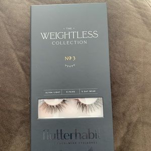 Flitterhabit ‘The weightless collection’ No. 3 Lashes